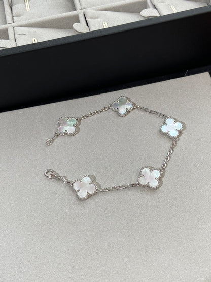 [Eternal Jewelry]CLOVER WHITE PEARL MOP 5 MOTIF BRACELET COLLECTION