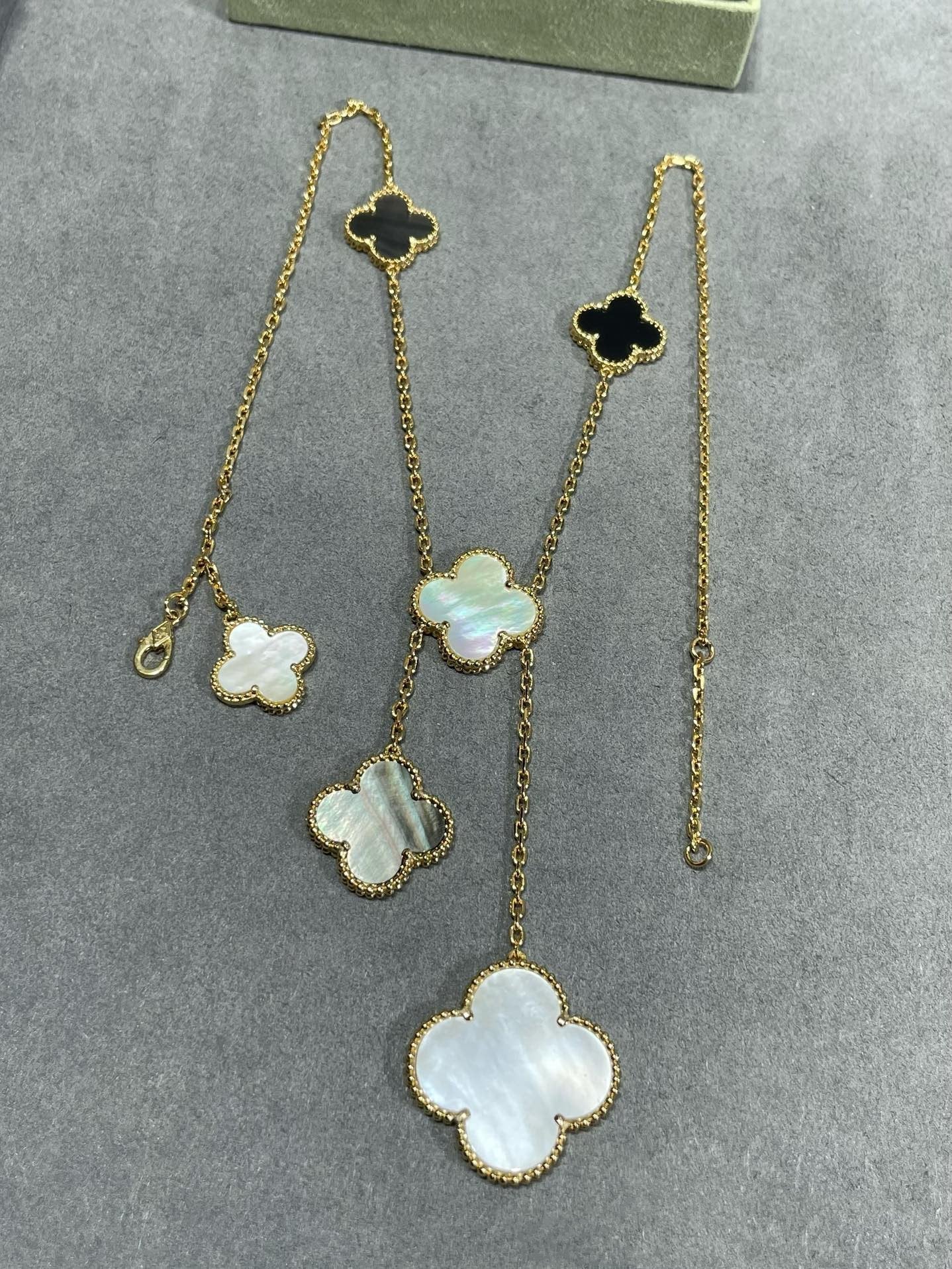 [Eternal Jewelry]CLOVER 6 MOTIF MOP ONYX GOLD NECKLACE