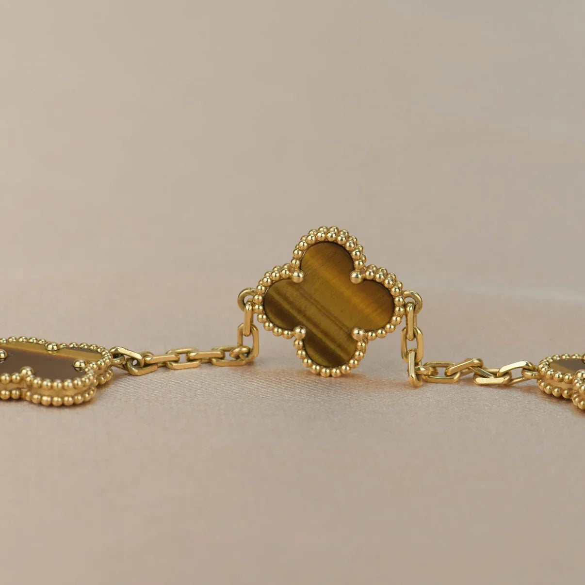 [Eternal Jewelry] CLOVER 5 MOTIFS TIGER EYE BRACELET COLLECTION